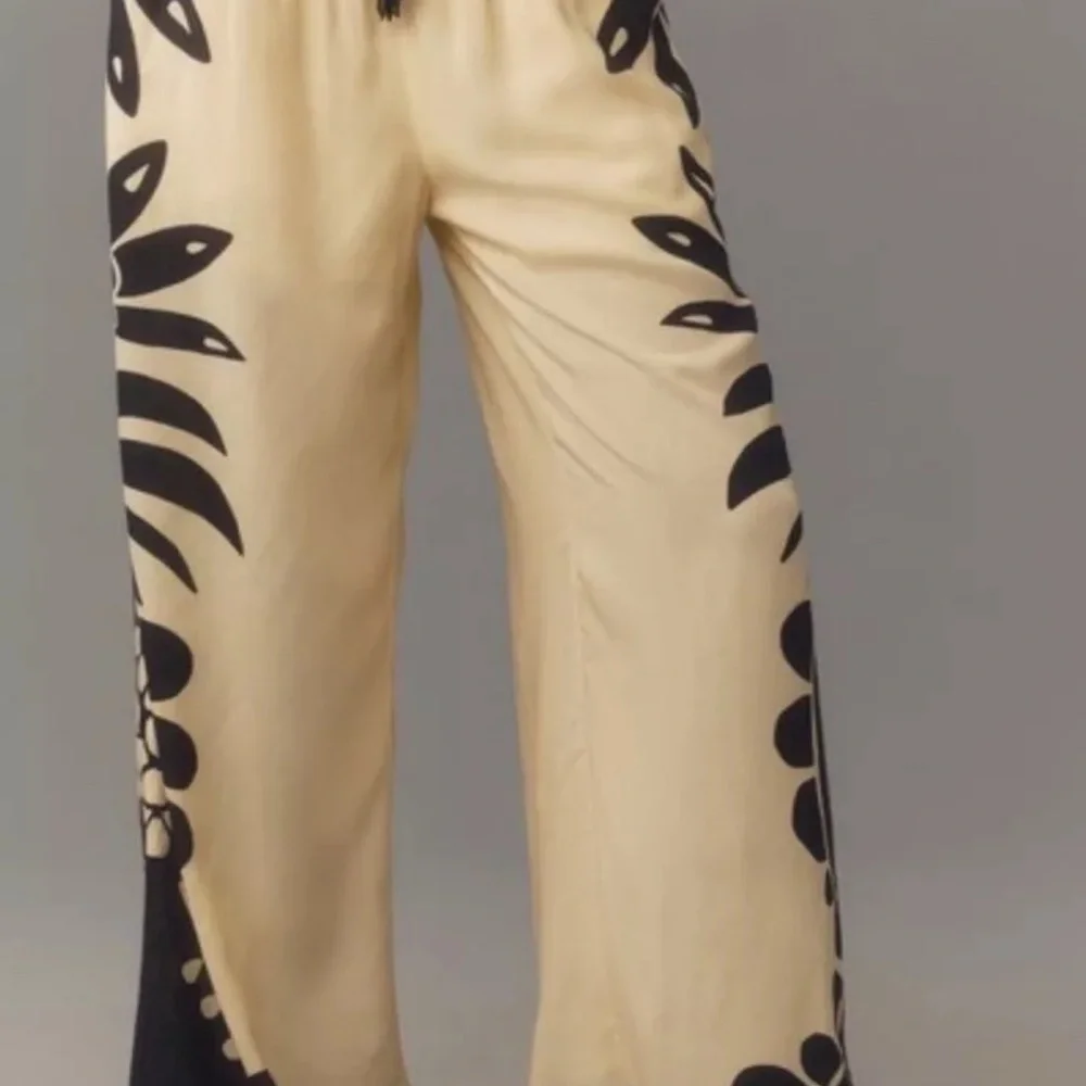 Anthropologie Farm Rio Martina Pull On Pants Floral Print Black White - Picture 2 of 6